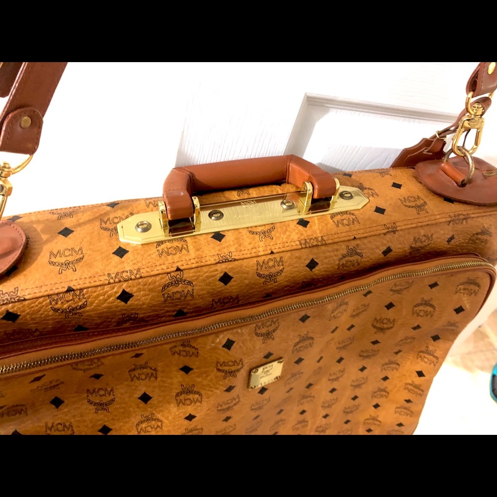 Travel bag - Picture 1 of 13